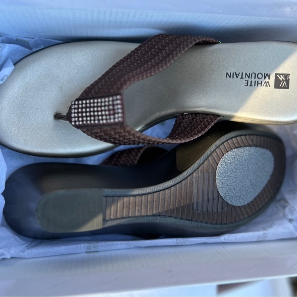 White Mountain Women's Wedge Sandals brown glitter.